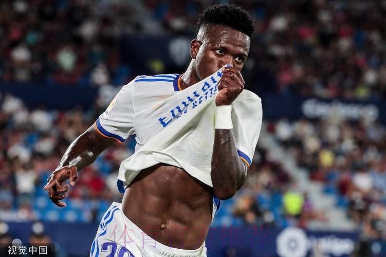 西甲-维尼修斯本泽马互传射 皇马2-1瓦伦西亚 西甲-维尼修斯本泽马互传射 皇马2-1瓦伦西亚